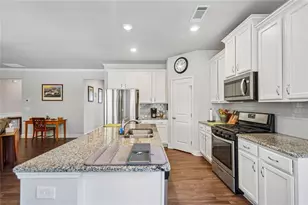 4601 Sweetwater Dr, Gainesville, GA 30504 - Photo 7