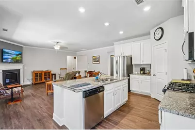 4601 Sweetwater Drive, Gainesville, GA 30504 - Photo 9