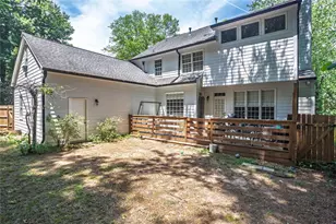 2562 Forest Meadow Ln, Lawrenceville, GA 30043 - Photo 9