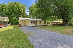 911 Bomar St, La Fayette, GA 30728 - Photo 3