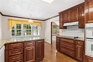 4352 White Oak Dr, Sugar Hill, GA 30518 - Photo 11