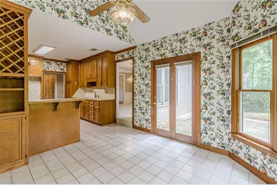 10625 Haynes Forest Drive, Alpharetta, GA 30022 - Photo 17