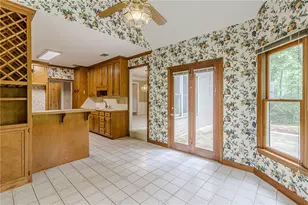 10625 Haynes Forest Dr, Alpharetta, GA 30022 - Photo 17