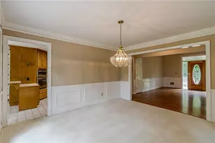 10625 Haynes Forest Dr, Alpharetta, GA 30022 - Photo 11