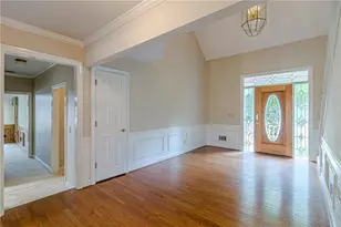 10625 Haynes Forest Dr, Alpharetta, GA 30022 - Photo 9