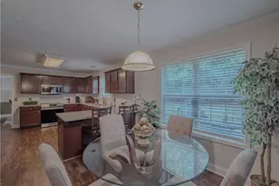 6042 Fairington Farms Ln, Lithonia, GA 30038 - Photo 15