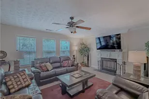 6042 Fairington Farms Ln, Lithonia, GA 30038 - Photo 17