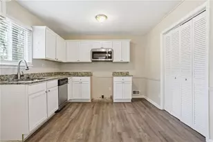 3840 Emerald N Dr, Decatur, GA 30035 - Photo 11