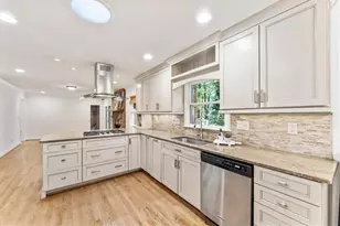 310 Clear Creek Ct, Roswell, GA 30076 - Photo 9