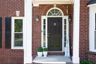 2932 Sunset View Cir, Suwanee, GA 30024 - Photo 3