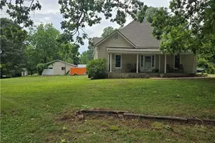 2863 Maysville Rd, Commerce, GA 30529 - Photo 13