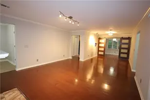 19 Brittany Way NE, Atlanta, GA 30324 - Photo 3