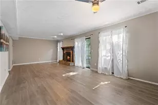 878 Heritage Oaks Dr, Stone Mountain, GA 30088 - Photo 5