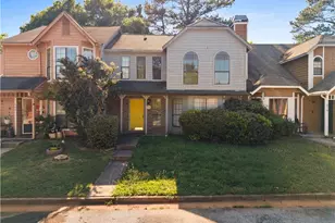 878 Heritage Oaks Dr, Stone Mountain, GA 30088 - Photo 1