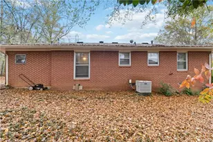 913 Longleaf Dr, Forest Park, GA 30297 - Photo 11