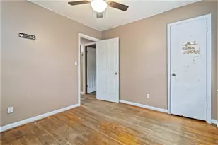 913 Longleaf Dr, Forest Park, GA 30297 - Photo 9