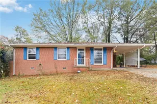 913 Longleaf Dr, Forest Park, GA 30297 - Photo 1