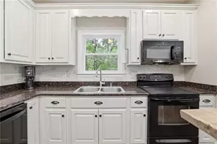 16 Allatoona Woods Trail SE, Acworth, GA 30102 - Photo 13