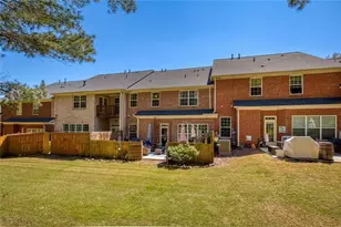 1404 Lexington Dr, Roswell, GA 30075 - Photo 41