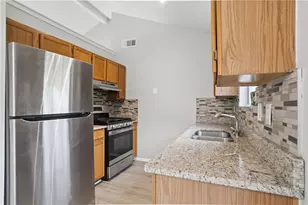 5855 Crescent Ridge Ct, Lithonia, GA 30058 - Photo 17