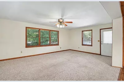 14 N Poplar Street, Fairburn, GA 30213 - Photo 15
