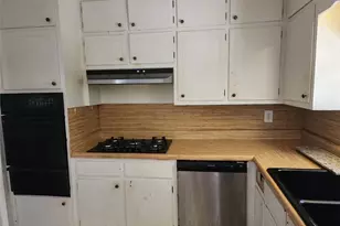 898 Pine Roc Dr, Stone Mountain, GA 30083 - Photo 5