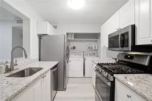 709 Summit N Dr NE, Atlanta, GA 30324 - Photo 7