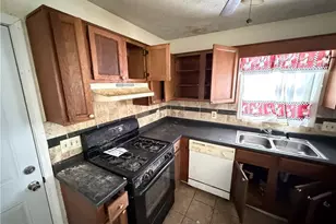 2176 Wellington Cir, Lithonia, GA 30058 - Photo 9