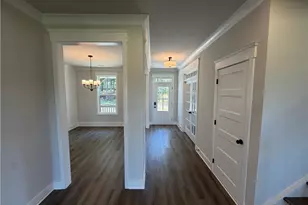 1078 Hawkins Creek Dr, Jefferson, GA 30549 - Photo 5