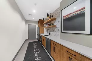 250 Pharr Rd NE, Atlanta, GA 30305 - Photo 29