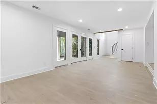 3196 Towerview Dr, Atlanta, GA 30324 - Photo 27