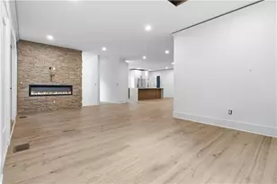 3196 Towerview Dr, Atlanta, GA 30324 - Photo 63