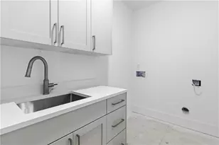 3196 Towerview Dr, Atlanta, GA 30324 - Photo 25