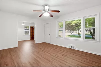243 S Myrtle Street, Winder, GA 30680 - Photo 5