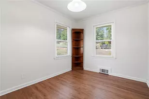 243 S Myrtle St, Winder, GA 30680 - Photo 9