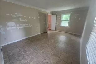538 Cole Dr SW, Lilburn, GA 30047 - Photo 9