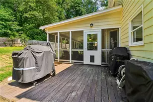 1074 Wash Lee Dr SW, Lilburn, GA 30047 - Photo 27