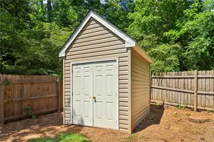 1074 Wash Lee Dr SW, Lilburn, GA 30047 - Photo 29