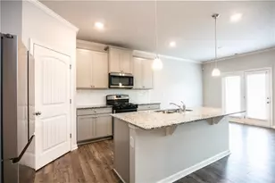 4377 Montberry Ln, Fairburn, GA 30213 - Photo 5