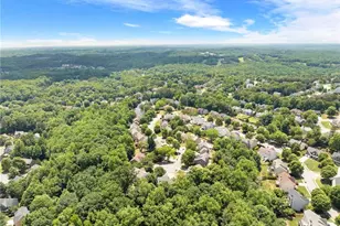 1000 Island Bluff Ln, Buford, GA 30518 - Photo 31