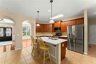 1000 Island Bluff Ln, Buford, GA 30518 - Photo 9