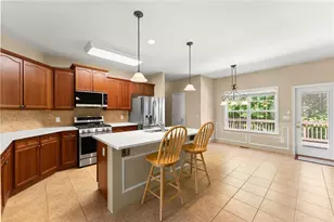 1000 Island Bluff Ln, Buford, GA 30518 - Photo 3