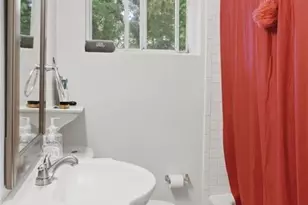 1383 Lanvale Dr SW, Atlanta, GA 30310 - Photo 7