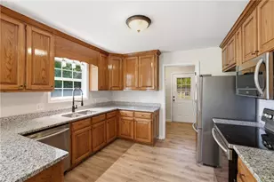 981 Hoyt St, Cornelia, GA 30531 - Photo 11