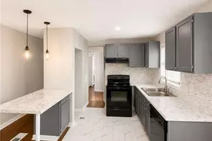 437 Fairlock Ln, Atlanta, GA 30331 - Photo 3