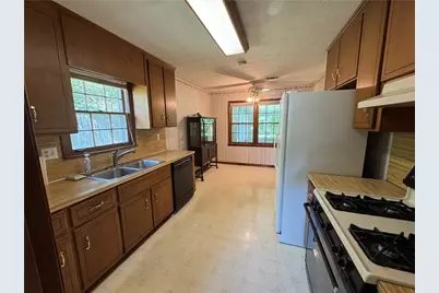 5604 Meadowood Drive, Acworth, GA 30102 - Photo 7