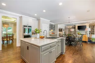 1025 Stonegate Ct, Roswell, GA 30075 - Photo 35