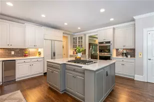 1025 Stonegate Ct, Roswell, GA 30075 - Photo 31