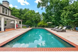 1025 Stonegate Ct, Roswell, GA 30075 - Photo 3