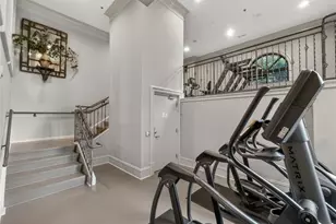 3334 Peachtree Rd NE, Atlanta, GA 30326 - Photo 33